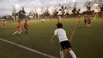 Las vacaciones deportivas se toman Santiago desde enero: así puedes inscribir a tus hijos