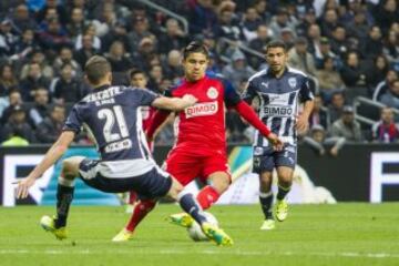 Chivas venció a domicilio 3-1 a Monterrey con doblete del canterano rojiblanco. 