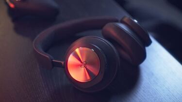 Estos auriculares cuestan lo mismo que una Xbox Series X: Beoplay Portal de Bang & Olufsen