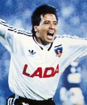 En 1991 llega a Colo Colo. Con los albos, logra la Copa Libertadores de 1991. 'Chico' Pérez anota dos de los tres goles con los cuales el conjunto de Macul venció en la final a Olimpia de Paraguay.