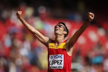 El de Llano de Brujas ya sabe lo que es ser campeón del mundo. Lo fue en Pekín 2015 en condiciones de fuerte humedad también. Para Doha ha entrenado muy bien, con concentraciones en Tokio y ahora ha terminado en casa, en Lo Pagan. Su capacidad competitiva