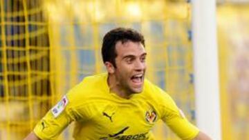 <b>GOLEADOR. </b>Rossi, en una escena habitual: celebrando un gol con el Villarreal.