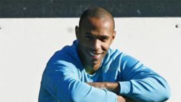 <b>SONRIENTE. </b>Thierry Henry, durante un entrenamiento del Barcelona en la pretemporada.