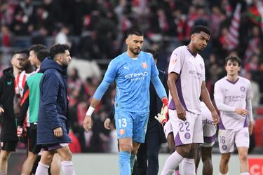 El portero del Girona tuvo una buena actuación, a pesar de los tres goles encajados. El marcador pudo ser más abultado sin dos de las intervenciones de Gazzaniga. 
