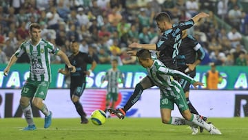 Action photo during the match Leon vs Queretaro corresponding to the week 8 of Liga Bancomer BBVA Closing Tournament 2018 at Nou Camp.
 
 Foto de accion durante el juego Leon vs Queretaro  correspondiente a la jornada 8 de la Liga Bancomer BBVA Torneo Cla