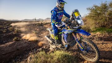 Lorenzo Santolino durante el Rally de Marruecos 2024, el entrenamiento previo al Dakar.