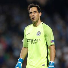Guardiola golpea la mesa y le quita la titularidad a Claudio Bravo