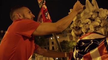 El momento más esperado por los atléticos: Koke, entre lágrimas poniéndole la bandera a Neptuno
