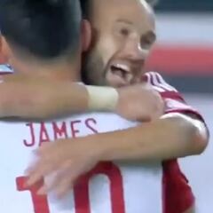 James, jugada y asistencia en la victoria del Olympiacos