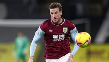 Burnley&#039;s New Zealand striker Chris Wood chases the ball during the English Premier League football match between Burnley and Crystal Palace at Turf Moor in Burnley, north west England on November 23, 2020. (Photo by Jan Kruger / POOL / AFP) / RESTRI