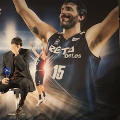 Emotivo homenaje en la ACB a 21 años de carrera de Mumbrú