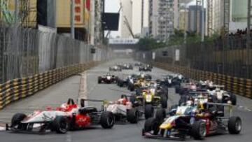 2012. Carlos Sainz Jr. (8) qued&oacute; s&eacute;ptimo tras perder sus opciones al calar el coche en la salida.