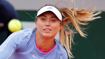 Paula Badosa, durante su partido ante Laura Siegemund en Roland Garros 2020.