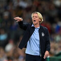 Las mujeres mandan en los banquillos de la Eurocopa