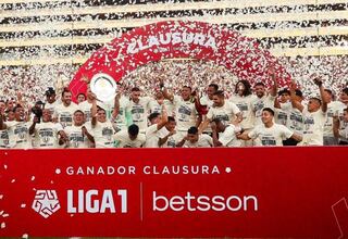 Universitario, triple corona