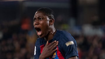 Oshoala celebra un gol con el Barcelona.