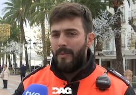 Juan Béjar, agente de protección civil: “Antes de instalar las luces navideñas hay que revisarlas, pueden provocar un cortocircuito”