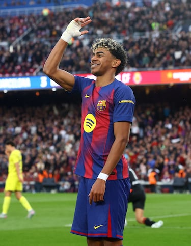El jugador del Barcelona, Lamine Yamal, celebra el 3-1 al Villarreal. 

