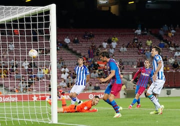 Sergi Roberto coloca el 4-2 en el añadido y entrega los tres puntos al equipo de Koeman.