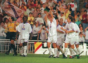 Jupp Heynckes se convirtió en el primer técnico alemán en sentarse en el banquillo del conjunto blanco. Consiguió ganar la Supercopa de España de Fútbol 1997 tras vencer al máximo rival, el Barcelona, por un resultado global de 3-5. En el partido de ida los blaugranas vencieron 2-1 pero en el Bernabéu los blancos golearon al Barça 4-.