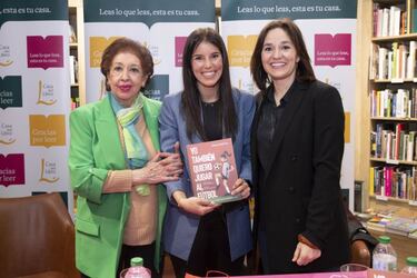 "Las futbolistas son m¨¢s reivindicativas y comprometidas"