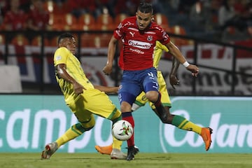 La noche en el Atanasio Girardot inició con homenaje a David González por sus 500 partidos con el Medellín, que posteriormente venció a Bucaramanga y se acerca a los ocho.
