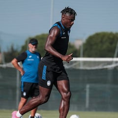 Fulham quiere a Duván Zapata tras la salida de Mitrovic