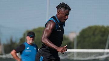 Duván Zapata, delantero de Atalanta que interesa a Fulham.