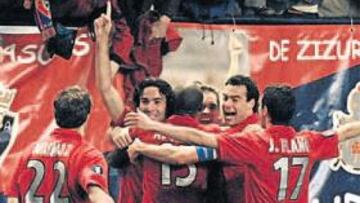 <b>ALEGRÍA. </b>El tanto de Nekounam clasificó a Osasuna en el 119'. No hubo tiempo para más.