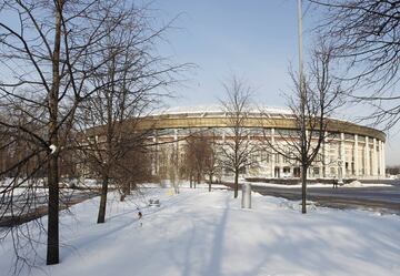 Ciudad: Moscú
Aforo: 80.000 espectadores
Partidos: Partido inaugural, una semifinal y la gran final
Equipo local: Selección de Rusia
