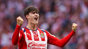 Armando Gonzalez celebrates his goal 4-3 of Guadalajara during the 3rd round match between Guadalajara and Atletico de San Luis as part of the Liga BBVA MX, Torneo Apertura 2025 at Akron Stadium, on July 26, 2025 in Guadalajara, Jalisco, Mexico.