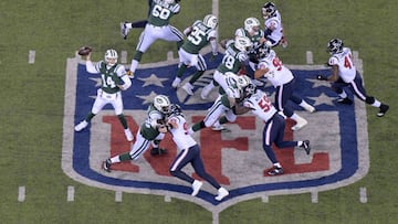 Dec 15, 2018; East Rutherford, NJ, USA; New York Jets quarterback Sam Darnold (14) throws a pass against the Houston Texans during the first half at MetLife Stadium. Mandatory Credit: Kirby Lee-USA TODAY Sports
