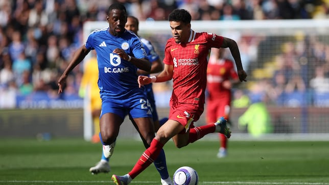 Liverpool, con Luis Díaz, gana y queda a un triunfo del título