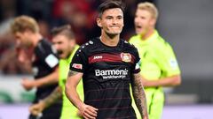 El respaldo del técnico del Bayer a Aránguiz tras fallar el penal