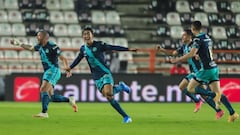 Salvador Reyes anota detrás de medio campo