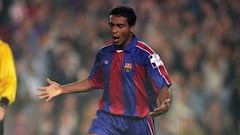 Romario celebra un gol con el Barcelona. 