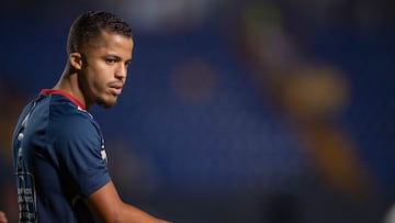 Municipal le cierra la puerta a Giovani Dos Santos