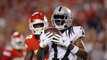 Davante Adams empujó a un fotógrafo durante la derrota de Las Vegas Raiders ante Kansas City Chiefs. El Departamento de Policía anunció un reporte.