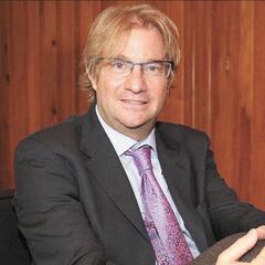 ¿Quién es Andrés Roemer y por qué hay una orden de aprehensión contra él?