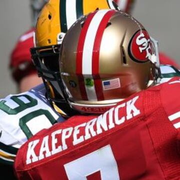 Clay Matthews se dio un atracón de Kaepernick parece celebrar.. la llegada del mes de octubre (por ejemplo).