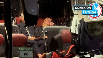 España celebraba en el autobús y a dos metros ocurría esto: la cara de las alemanas lo dice todo