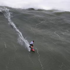 Así captó un dron el despertar de Nazaré, la ola más grande del mundo
