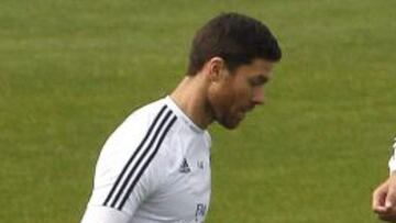 Xabi Alonso, en el entrenamiento de este viernes.