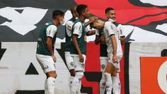 Vargas dio el triunfo al Mineiro y reabre una gran sociedad