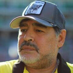 Diego Maradona critica a naturalizados argentinos