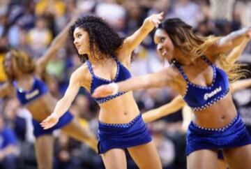 Las cheerleaders de los Pacers durante un tiempo muerto.