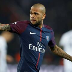 Dani Alves se postula como alternativa a Rabiot