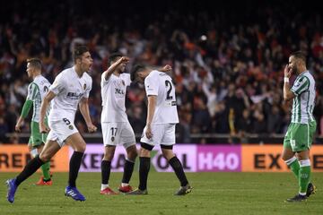 Los jugadores del Valencia celebraron la clasficación para la final de la Copa del Rey.