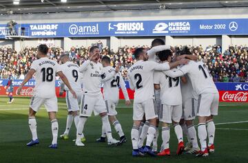 Los jugadores del Real Madrid celebrando el gol 0-1 de Gareth Bale 