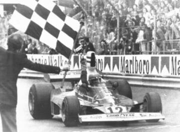 Niki Lauda es un ex piloto austríaco de Fórmula 1. Fue campeón del mundo en 1975, 1977 y 1984, subcampeón en 1976, y cuarto en 1974 y 1978. Su primera victoria fue en el Gran Premio de España de 1974